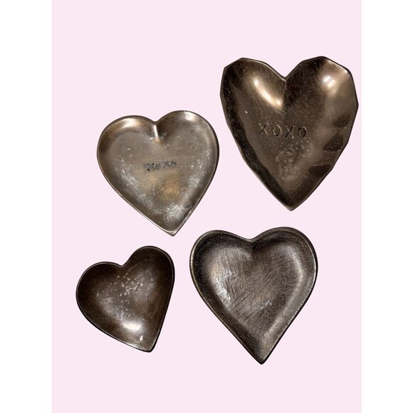 Set Of 4 Silver Metal Heart-Shaped Trays With XOXO Engraving  Decorative Nested - Picture 1 of 4